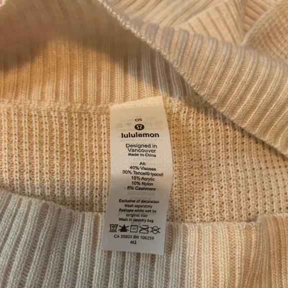 Lululemon Forward Flow Cape - Picture 6 of 7